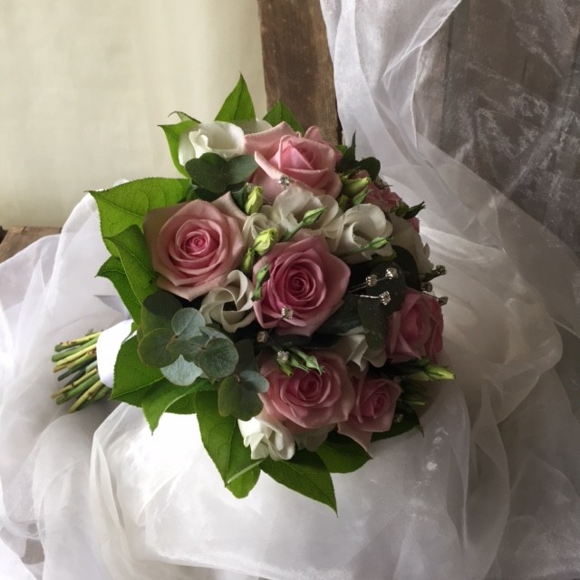 Rose and Lysianthus Hand tied Bouquet
